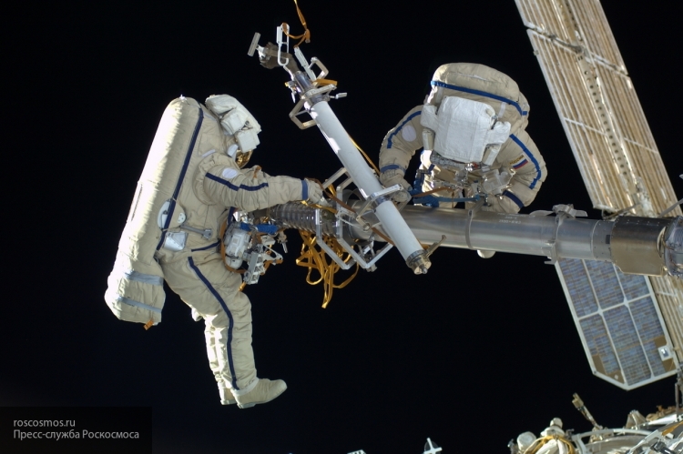 Готовящихся к полету на МКС космонавтов изолировали из-за ситуации с коронавирусом.jpg