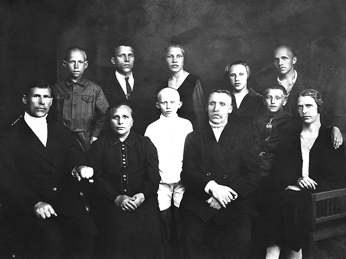 Семья Тимофеевых 1930-е гг..jpg