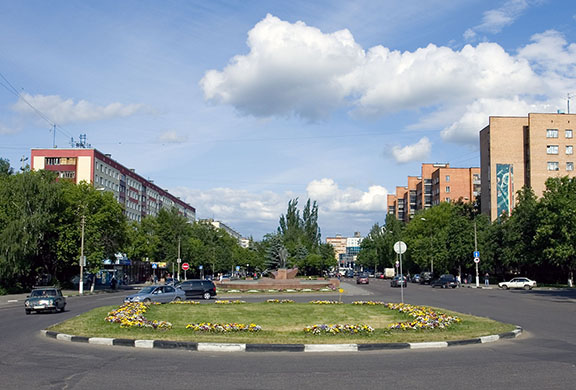 Korolev_Avenue_-_Korolev_Russia_-_panoramio.jpg