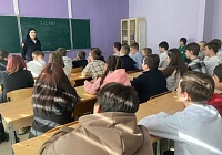 Сотрудницы полиции в Королёве провели профилактические беседы со школьниками