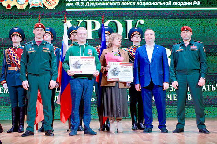 Максим и Гайдукова.jpg