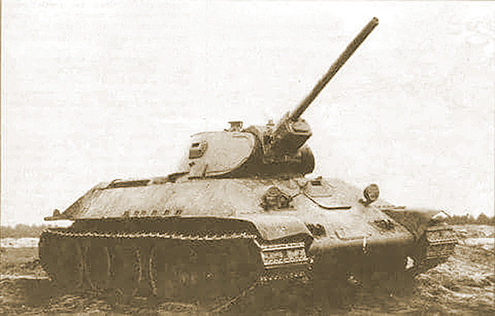 3. 76-мм пушки Ф-34 на танке Т-34 во время исытаний на Гороховецком полигоне..jpg
