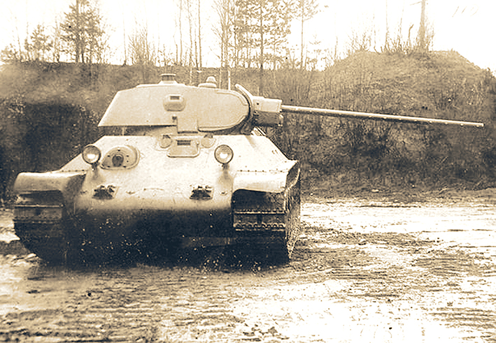 4. 57-мм ЗИС-4 на Т-34-57.jpg
