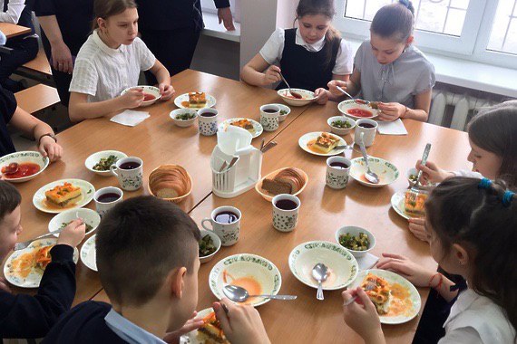 Школьники начальных классов Королёва будут получать горячее питание бесплатно.jpg