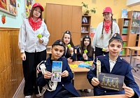 Сотрудница Госавтоинспекции в Королёве провела профилактическую беседу и мастер-класс с учащимися гимназии