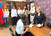 В рамках акции «8 Марта – в каждый дом» сотрудники отдела по вопросам миграции УМВД России по г.о. Королёв вручили паспорта гражданина Российской Федерации