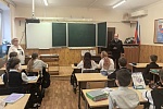 Сотрудники полиции в Королёве провели профилактические беседы со школьниками
