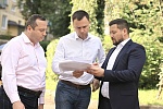 За окном — уютный двор