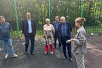 Депутат Московской областной Думы Сергей Керселян встретился с детьми в лагерях дневного пребывания и трудовой бригаде на базе школ