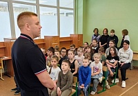 Сотрудник Госавтоинспекции провёл профилактическую беседу с воспитанниками детского лагеря дневного пребывания в г.о. Королёв Сотрудник Госавтоинспекции провёл профилактическую беседу с воспитанниками детского лагеря дневного пребывания в г.о. Королёв