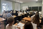 Сотрудники полиции в Королёве провели профилактические беседы со школьниками Сотрудники полиции в Королёве провели профилактические беседы со школьниками