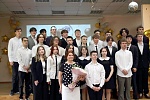 В машине времени со слезами на глазах: в Королёве прозвенели последние звонки для выпускников