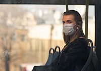 Медицинские маски в автобусах Королёва продают по 5 рублей Медицинские маски в автобусах Королёва продают по 5 рублей