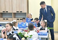 Школа — это светлый дом, мы учиться будем в нём